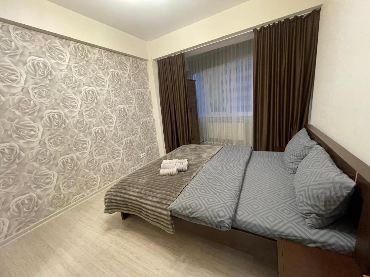 Apartment на ботанике тудор стрижка *